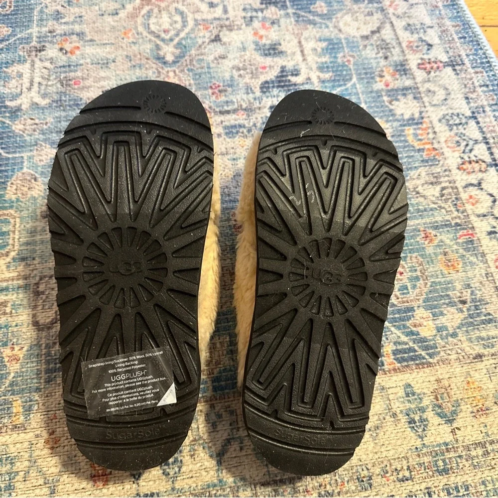 NWT Ugg Fuzz Sugar Cross Slides sz 7 - Picture 6 of 7